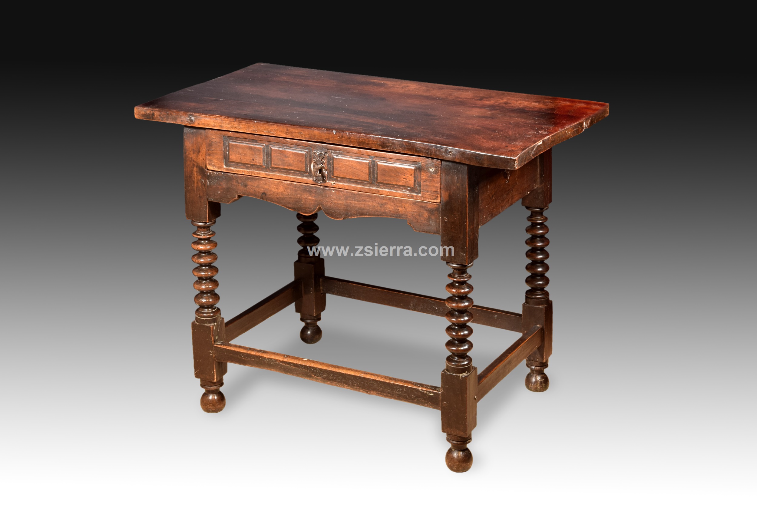 Z Sierra Antiques And Decorative Objects Walnut Table With Turn Foto